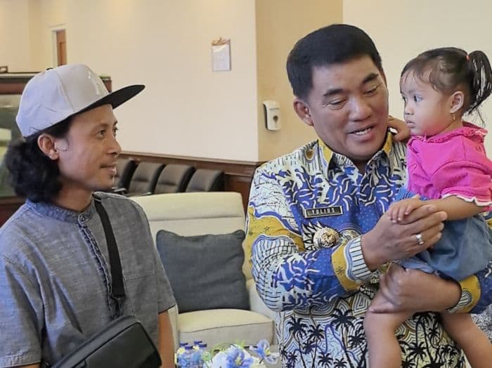 gubernur_sulut_apresiasi_abdul_rahman_penyelamat_bayi_korban_km_barcelona_v