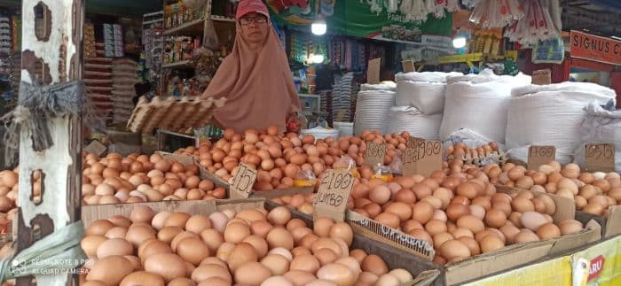 harga_telur_ayam_ras_di_siantar_tembus_rp2000_per_butir
