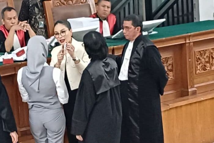 sidang_nikita_mirzani_vs_reza_gladys_memanas_produk_glavitsa_dipersoalkan