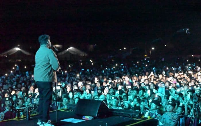 marsada_band_dan_jun_munthe_hibur_ribuan_warga_di_peringatan_hut_ke80_tapteng