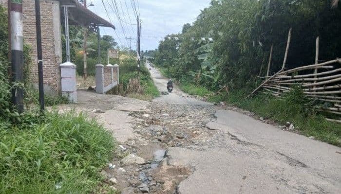 akses_jalan_menuju_wisata_pemandian_karang_anyer_akan_diperbaiki_tahun_ini_