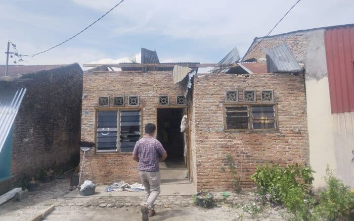 pemko_siantar_siapkan_bantuan_untuk_puluhan_warga_terdampak_bencana_angin_kencang_