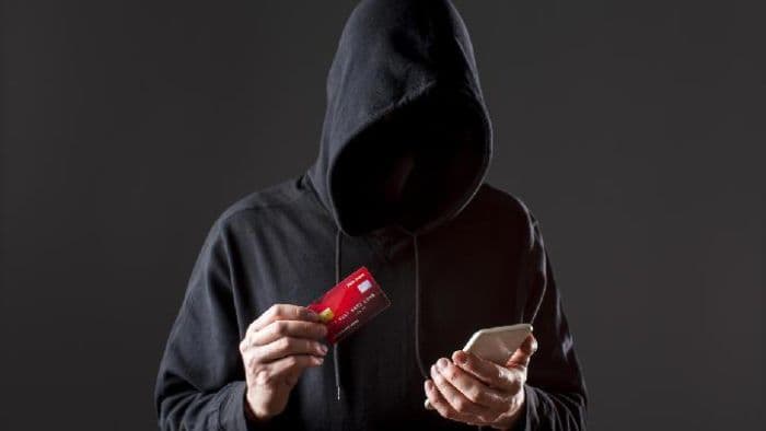 dituduh_terlibat_penipuan_online_wamen_keuangan_thailand_mundur