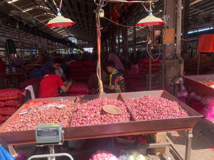 harga_bawang_merah_turun_di_pasar_mmtc_semangat_belanja_diprediksi_naik