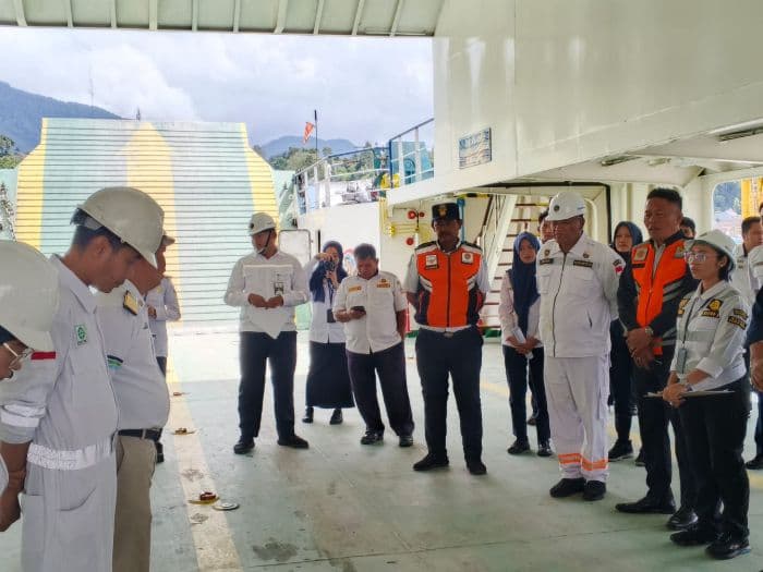 baru_4_dari_10_kapal_di_danau_toba_jalani_ramp_check