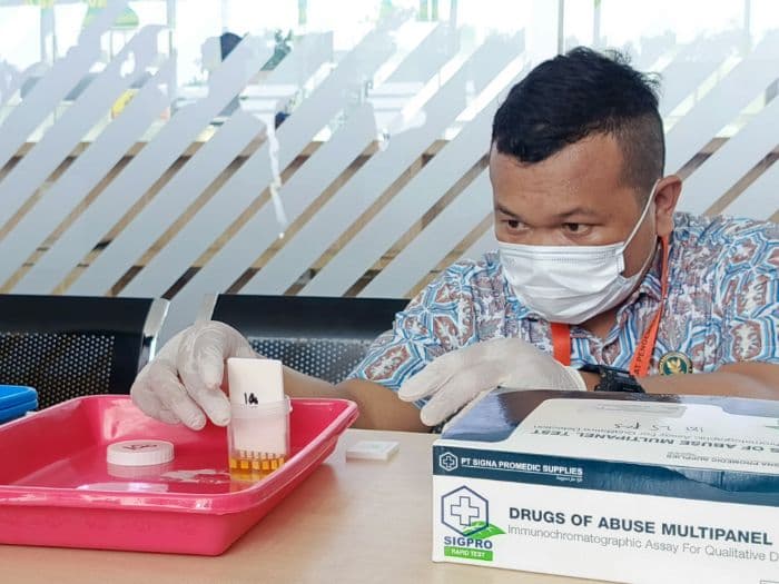 inspeksi_keselamatan_hari_pertama_ini_hasil_tes_urin_sopir_di_medan