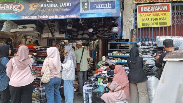 sambut_ramadan_warga_kota_medan_mulai_buru_perlengkapan_ibadah