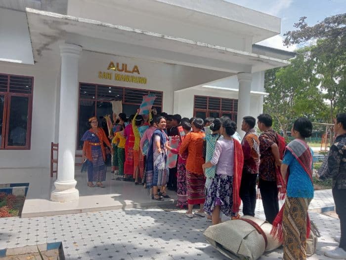 sman_2_lubuk_pakam_gelar_panen_karya_perkawinan_adat_melayu_dan_toba