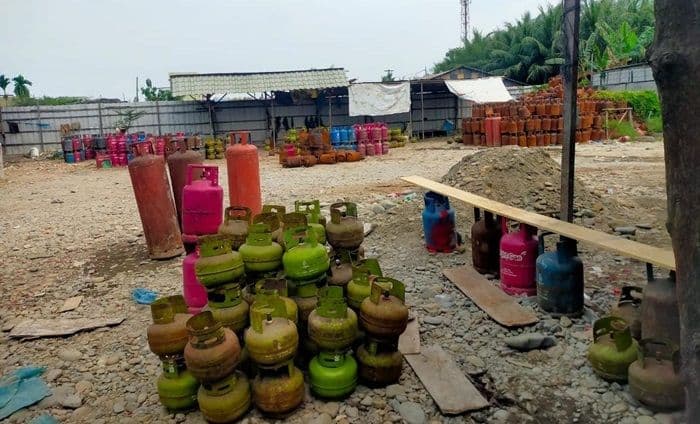 tim_gabungan_gerebek_gudang_gas_elpiji_di_medan_kerugian_rp153_m_per_tahun