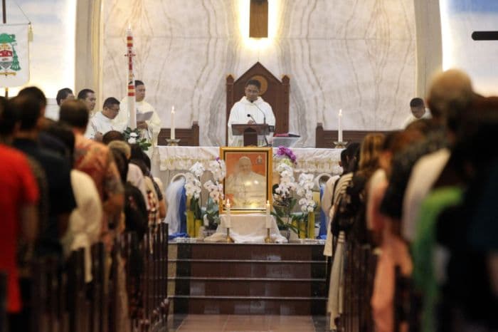 misa_requiem_paus_fransiskus_di_medan