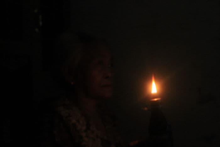 warga_di_dusun_xi_desa_huta_bagasan_mandoge_belum_menikmati_listrik