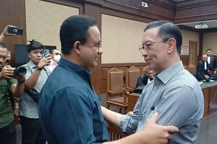 anies_baswedan_hadiri_sidang_tom_lembong_curhat_sudah_jadi_kakek