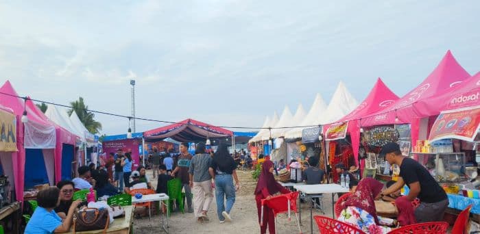 kejuaraan_surfing_internasional_nias_pro_2025_dongkrak_pendapatan_umkm_lokal_di_sorake