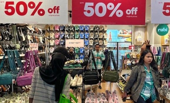 airlangga_respons_fenomena_rojali_masyarakat_ke_mal_untuk_nongkrong_bukan_belanja