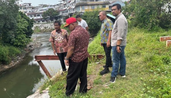 dinding_bronjongan_sungai_bangkatan_roboh_warga_khawatir_abrasi_meluas