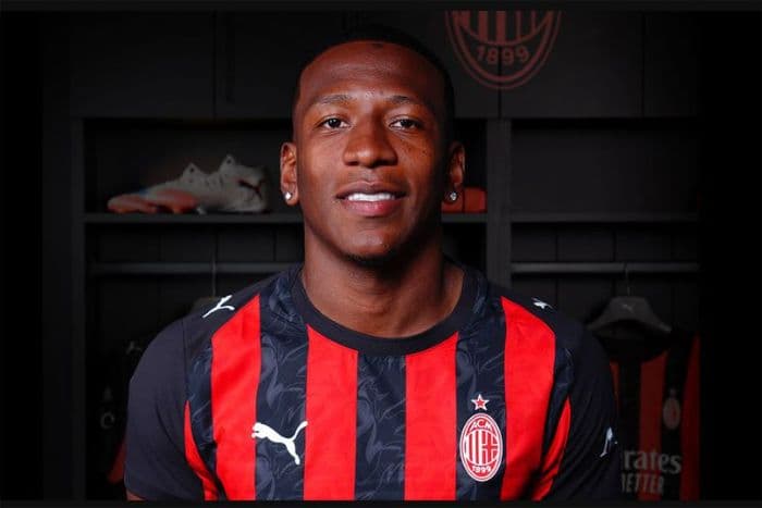 pervis_estupin_resmi_gabung_ac_milan_gantikan_theo_hernndez_di_lini_pertahanan