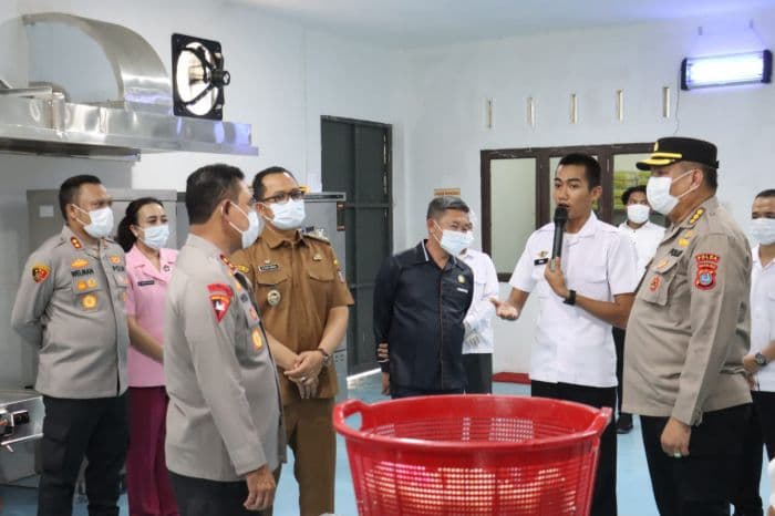 dukung_program_mbg_kapolda_sumut_tinjau_dapur_sppg_polres_tanjungbalai