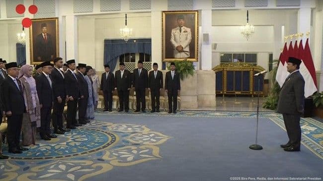 prabowo_lantik_kepala_bnn_bnpt_dan_8_dubes_baru_di_istana_negara_berikut_daftarnya