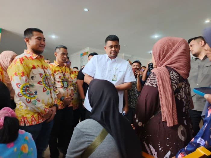 bobby_nasution_tinjau_rsud_aek_kanopan_cek_kesiapan_uhc