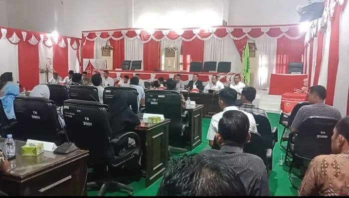 dprd_palas_gelar_audiensi_tenaga_honorer_tuntut_kejelasan_pppk