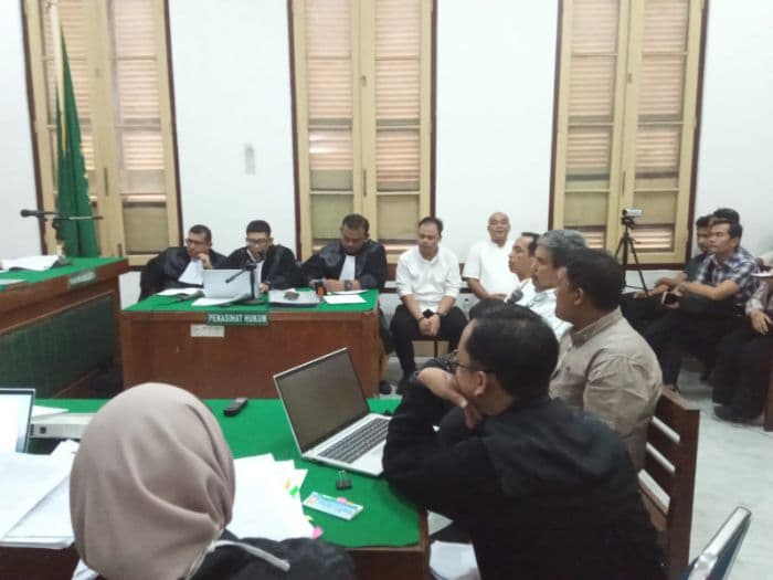 hakim_minta_topan_ginting_hingga_mantan_kapolres_tapsel_hadir_pekan_depan