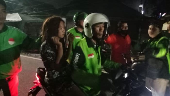 modus_penumpang_ojol_perempuan_di_medan_bawa_kabur_hp_driver_