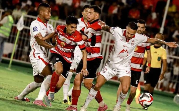 psbs_biak_tahan_imbang_madura_united_lulinha_gagal_penalti_jadi_sorotan