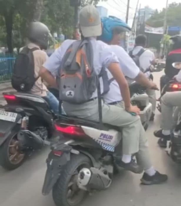 siswa_sma_kendarai_sepeda_motor_dinas_polisi_diduga_milik_polres_belawan