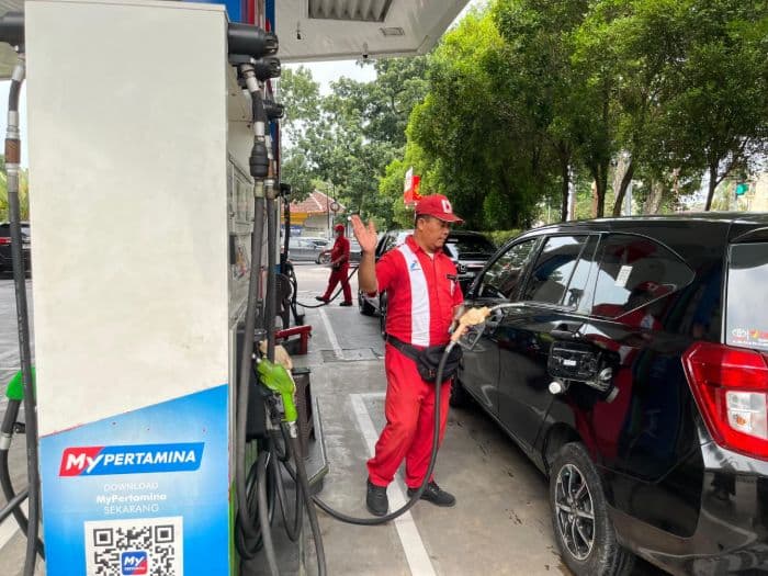 sunaryo_operator_spbu_pertamina_berdedikasi_tiga_dekade_layani_konsumen