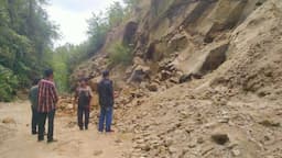 pekerja_tambang_di_taput_tewas_tertimpa_batu_galian_c_polisi_lakukan_penyelidikan