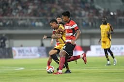persija_jakarta_kalahkan_madura_united_10_maxwell_souza_jadi_penentu_kemenangan_super_league_202526