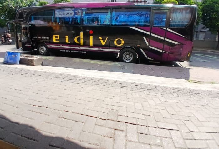 penjualan_tiket_bus_akap_lesu_saat_musim_mudik_lebaran_2025_di_siantar
