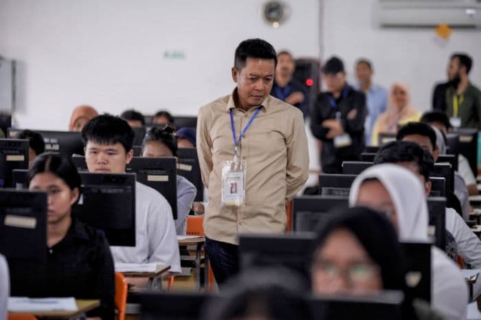 38133_peserta_ikuti_utbk_snbt_di_usu_rektor_tekankan_pentingnya_integritas