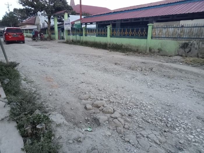 pembangunan_jalan_jurusan_siraiturukuluan_di_toba_dianggarkan_tahun_depan