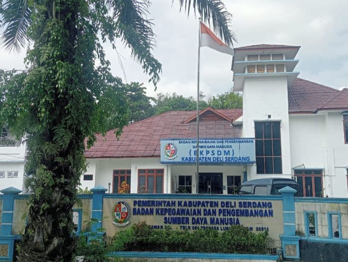 pemkab_deli_serdang_keluarkan_surat_berhentikan_278_honorer_