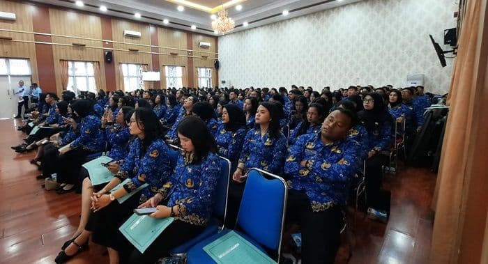 bupati_simalungun_ingatkan_524_cpns_2024_agar_bijak_bermedia_sosial