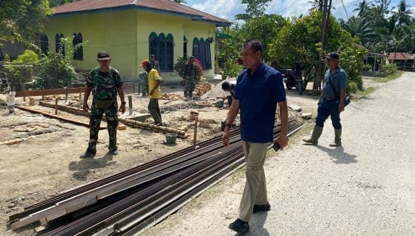 percepat_akses_air_bersih_di_desa_silo_bonto_dandim_0208asahan_tinjau_progres_tmmd_ke124