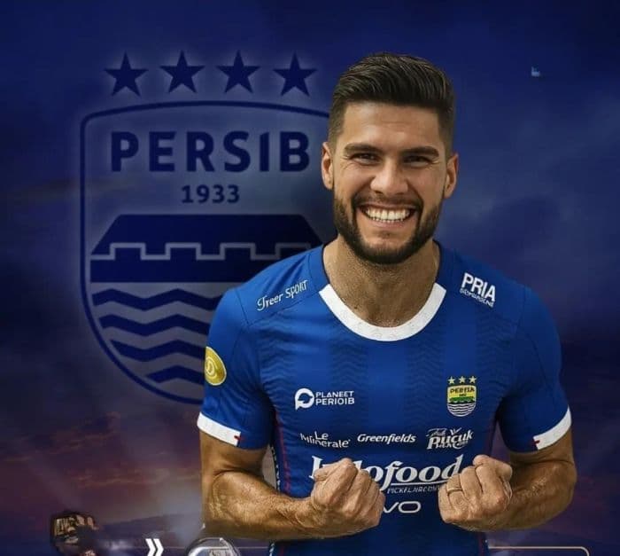 persib_resmi_gaet_bek_tangguh_julio_cesar_dari_chiangrai_united