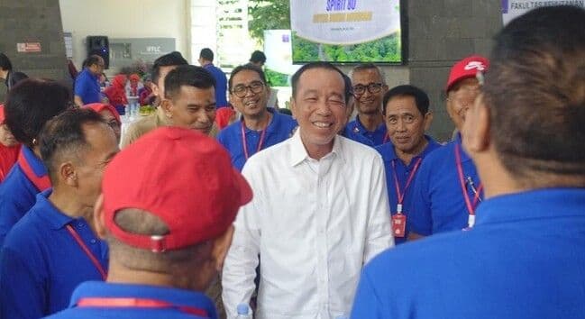 jokowi_hadiri_reuni_fakultas_kehutanan_ugm_singgung_isu_ijazah_palsu_dengan_canda
