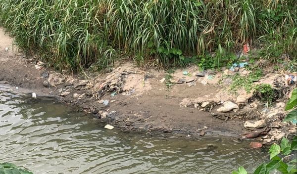 seorang_pria_warga_jalan_teratai_ditemukan_tewas_di_pinggiran_sungai_deli