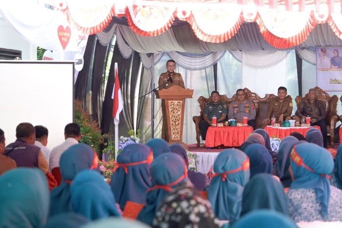 bupati_labusel_sambut_tim_monitoring_lomba_desa_terbaik_pkk_2025