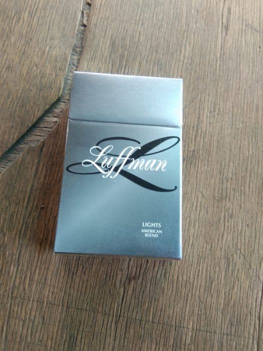 rokok_ilegal_marak_di_medan_utara_penjualan_rokok_resmi_anjlok_50_persen