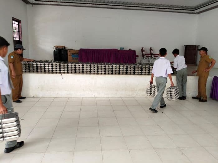 dinkes_pematangsiantar_periksa_dapur_sppg_aek_nauli_usai_menu_mbg_dikritik_murid_sma