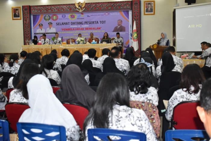 pgri_sibolga_gelar_tot_pembelajaran_mendalam_sambut_hut_ke80