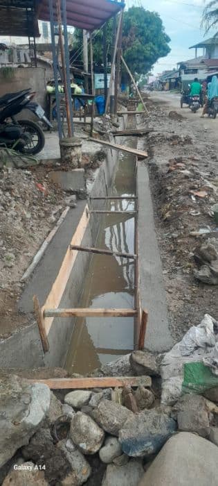 proyek_drainase_di_tanjung_morawa_deli_serdang_tuai_sorotan_diduga_tanpa_plang_informasi