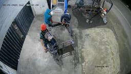 becak_hantu_gasak_steling_penjual_burger_di_medan_tembung_aksi_terekam_cctv