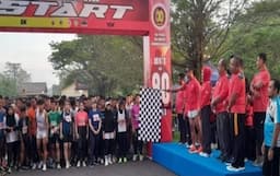 danrem_022pt_lepas_ribuan_peserta_fun_run_510_km_hut_tni_ke80_di_asahan