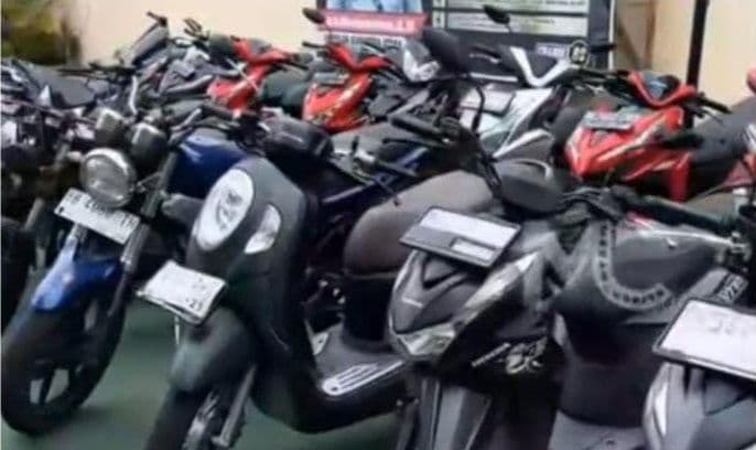 polsek_medan_timur_gerebek_rumah_di_medan_perjuangan_temukan_41_sepeda_motor_tanpa_dokumen