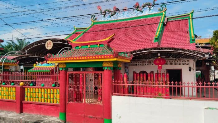 jelang_perayaan_imlek_2025_seperti_ini_persiapan_di_klenteng_kutcho_tertua_di_sergai