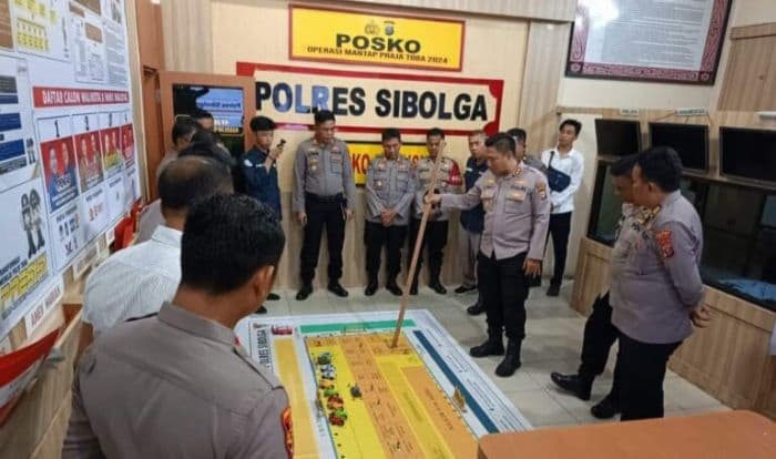 antisipasi_serangan_massa_polres_sibolga_gelar_sispam_mako